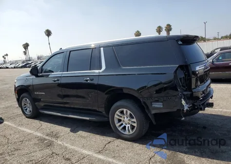 2022 Chevrolet Suburban C1500 Lt z USA, uszkodzony, nr VIN 1GNSCCKT1NR305591